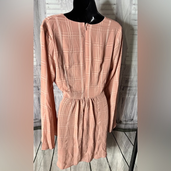 Hip hop hippity playsuit in blush - Picture 4 of 8